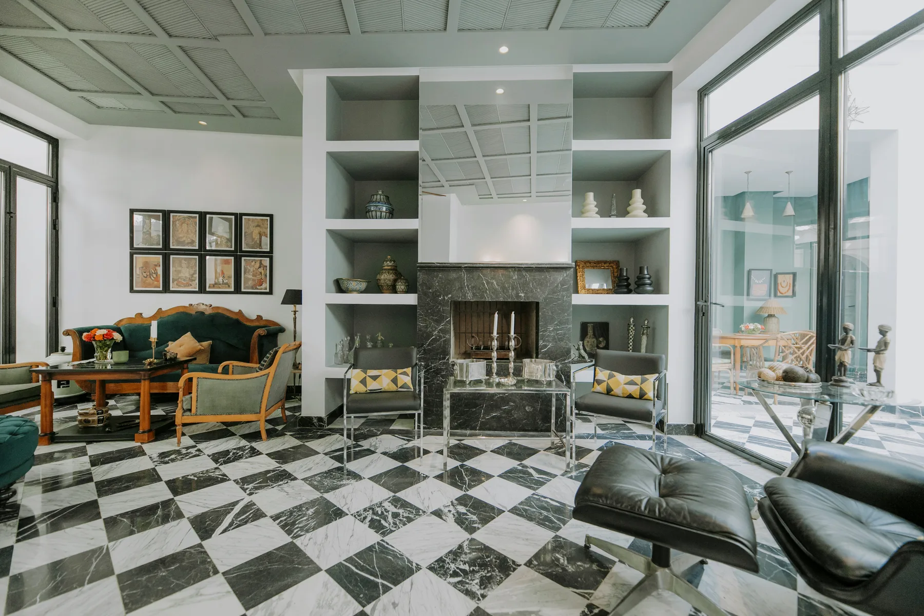The lounge and its chequered marble floor